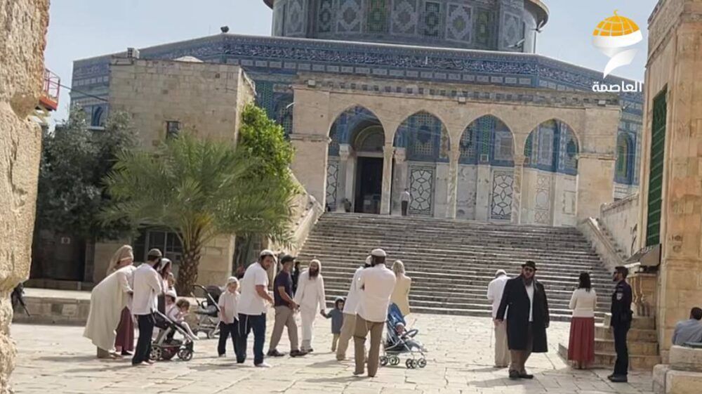مستوطنون يقتحمون المسجد الأقصى المبارك