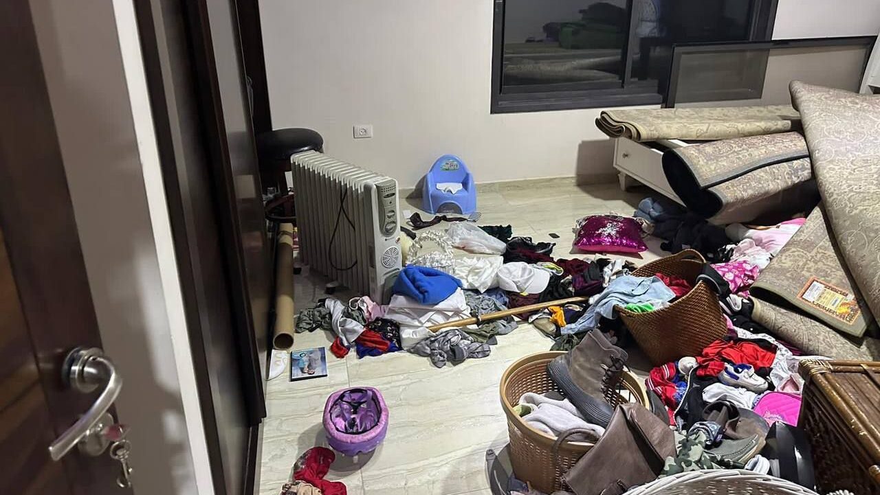 الاحتلال يعتقل شقيقين من ترمسعيا شمال رام الله