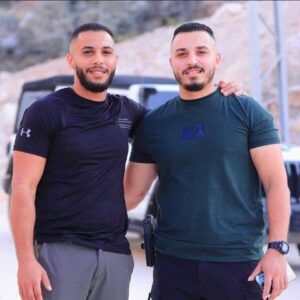 الشهيدان الشقيقان أيهم وأيسر العامر أبناء عم الشهيد نضال العامر