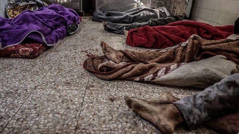 شهادات مروّعة.. الأورومتوسطي: جنازير الدبابات سحقت المحاصرين وهم أحياء