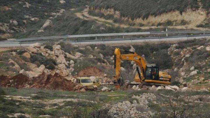 الاحتلال يجرف مزرعة في صفا غرب رام الله