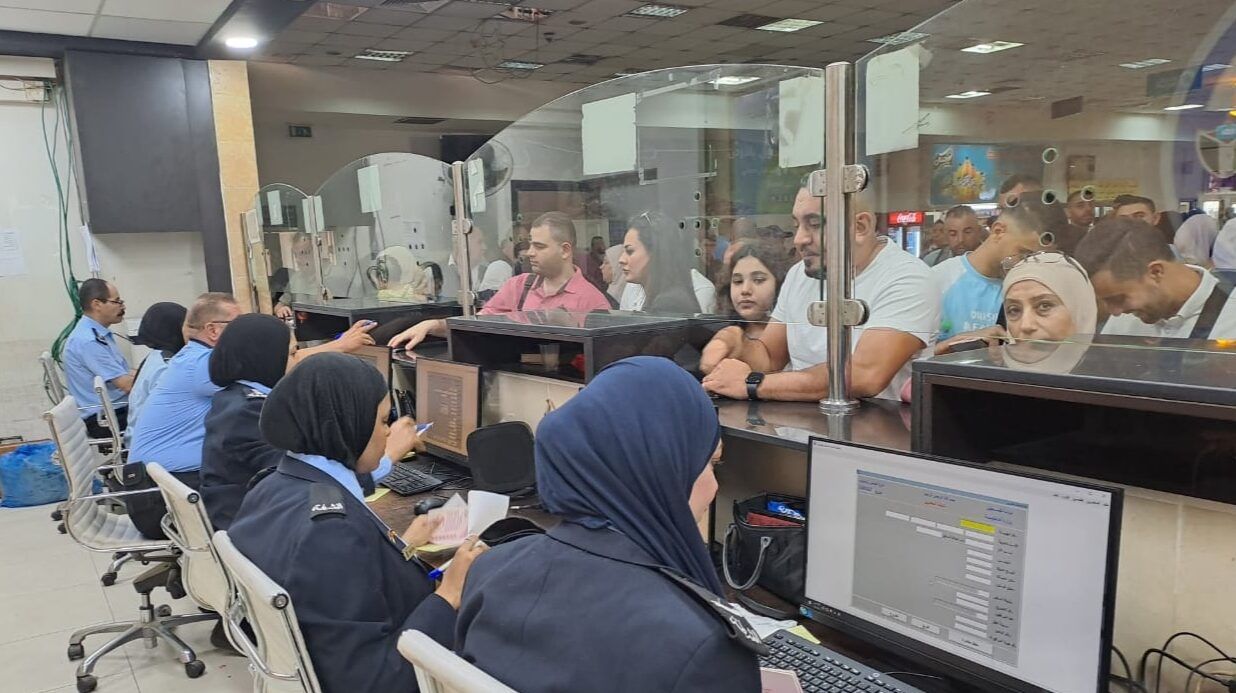 الشرطة: 51 الف مسافر تنقلوا عبر معبر الكرامة الأسبوع الماضي