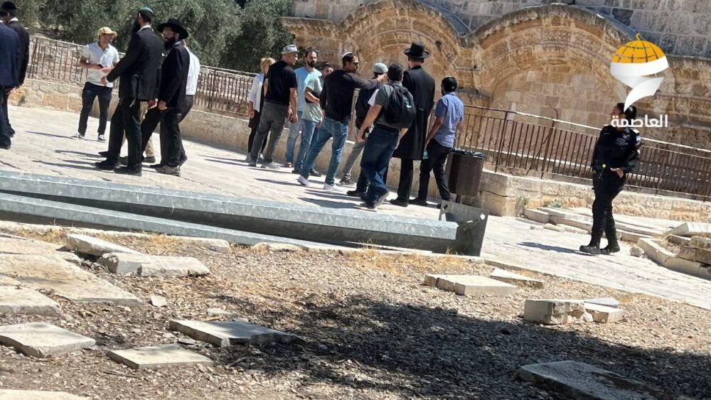 مستوطنون يقتحمون المسجد الأقصى المبارك