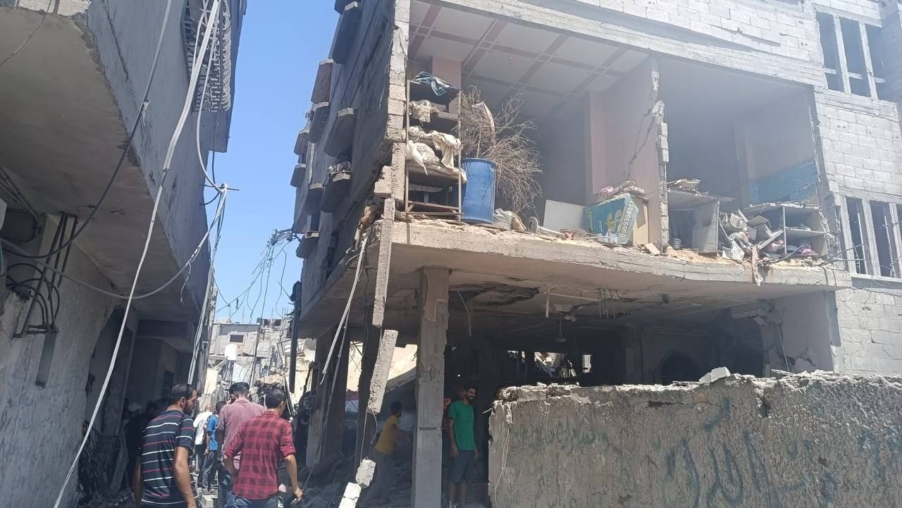 11 شهيداً في قصف للاحتلال على مخيم البريج وسط قطاع غزة