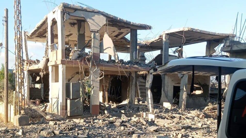 7 شهداء بينهم طفل بغارات الاحتلال الاسرائيلي على جنوب لبنان