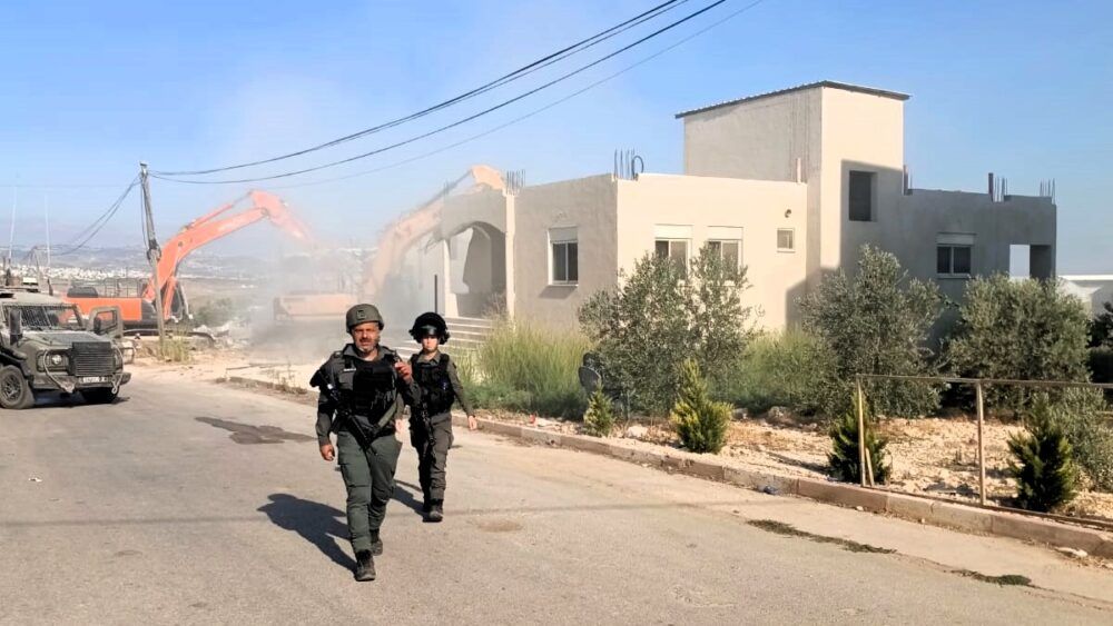 الاحتلال يهدم منزلين في قرية الجلمة شمال شرق جنين