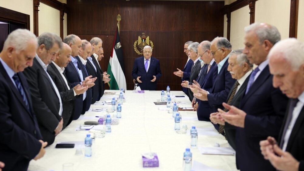 اللجنة التنفيذية تدعو لتشكيل لجنة لإنجاح زيارة الرئيس لغزة