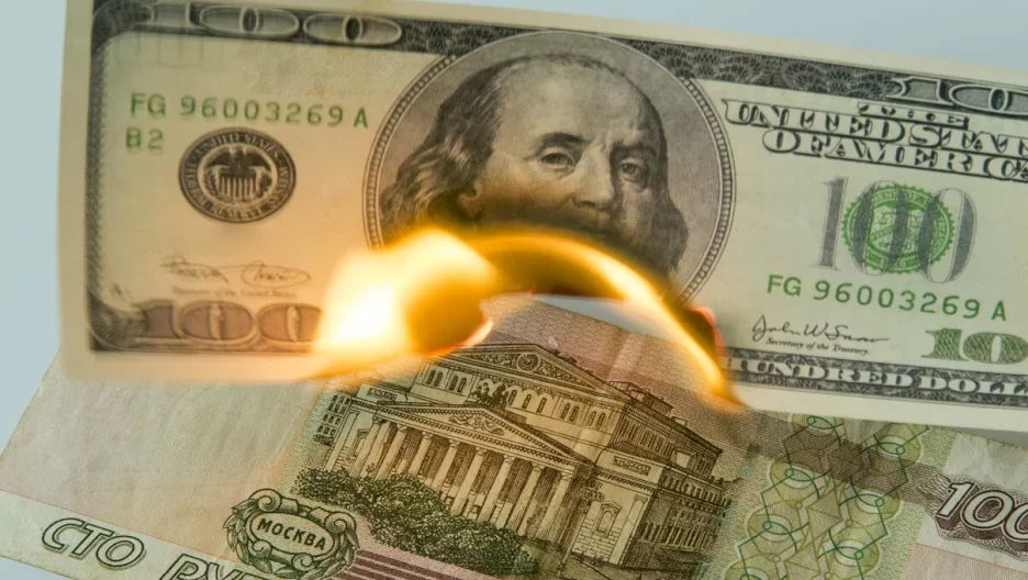 روسيا تتخلى عن الدولار الأمريكي في تجارتها مع أكبر اقتصاد آسيوي