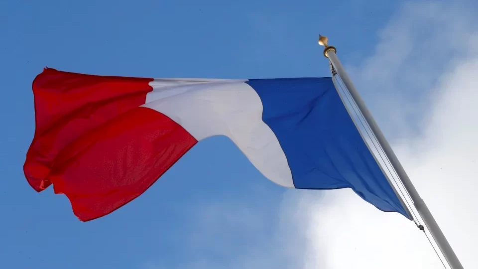 في ظل التوترات الأمنية.. فرنسا تطلب من رعاياها مغادرة لبنان