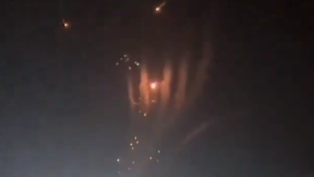 حزب الله يُصعد وتيرة المواجهة ضد "اسرائيل"... إطلاق 60 صاروخ استهدف مواقع الاحتلال في الأراضي المحتلة