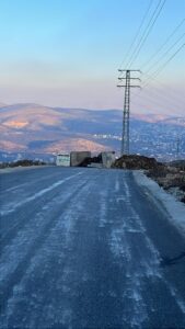 جرافات الاحتلال أغلقت الطريق