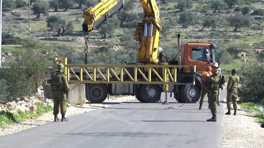 الاحتلال يغلق المدخل الجنوبي لبلدة الخضر جنوب بيت لحم