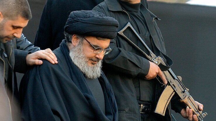 حسن نصر الله.. خريج الحَوزات الذي قاد حزب الله اللبناني