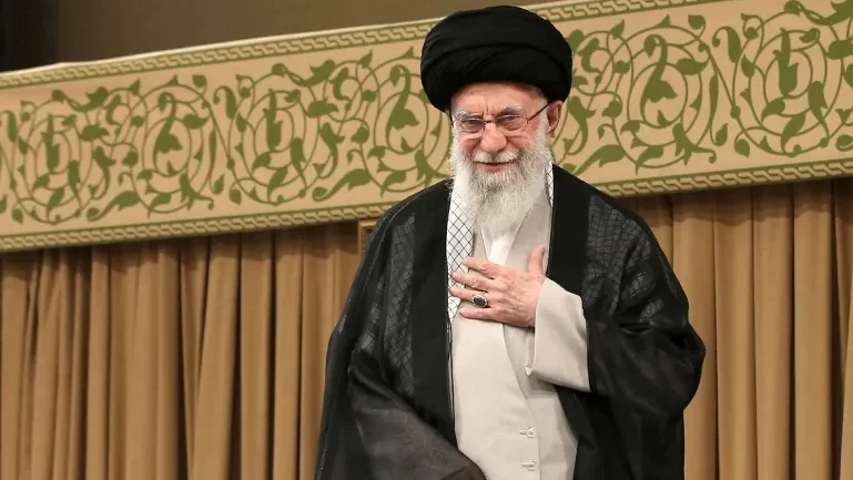 رويترز: نقل المرشد الإيراني علي خامنئي إلى مكان آمن