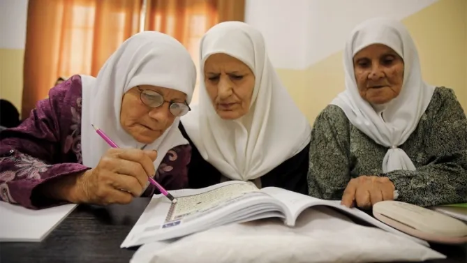 الإحصاء: انخفاض معدل الأمية في فلسطين بنسبة 85% خلال العقدين الماضيين