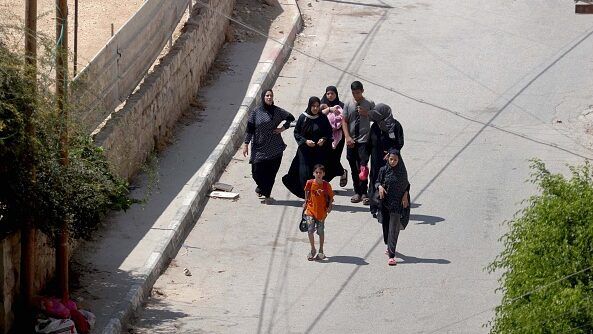 الاحتلال يجبر عائلات في مخيم جنين على اخلاء منازلها