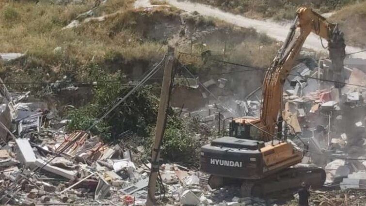 الاحتلال يهدم بركساً زراعياً في الجفتلك شمال أريحا