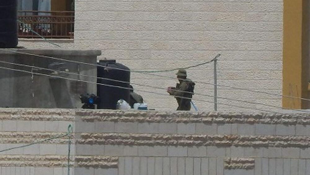 الاحتلال يستولي على منزل في جلبون ويجبر سكانه على إخلائه