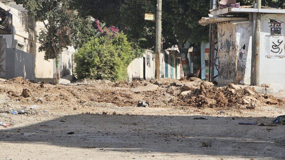 الاحتلال ينسحب من مخيم الفارعة ويُخلّف دماراً واسعاً في البنية التحتية