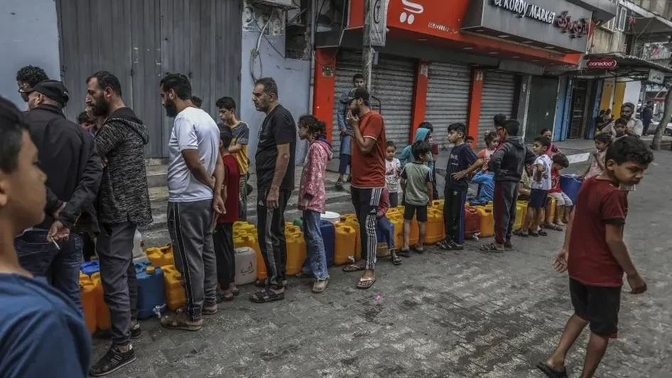 بلدية غزة: "المياه المتوفرة لا تغطي الاحتياجات الأساسية وندعو إلى توفير المزيد من الوقود بشكل عاجل"