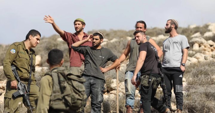 الاحتلال يمنع المزارعين من الوصول إلى أراضيهم غرب دورا