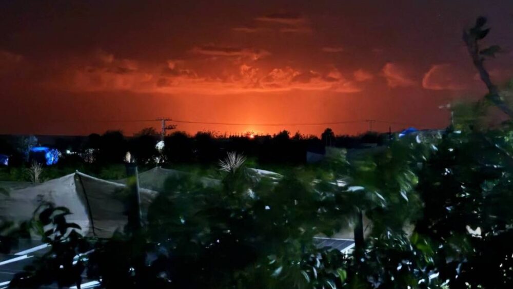 الصواريخ الإيرانية تضيء سماء فلسطين.. وتصيب منصة الغاز وقوات الاحتلال وسط غزة