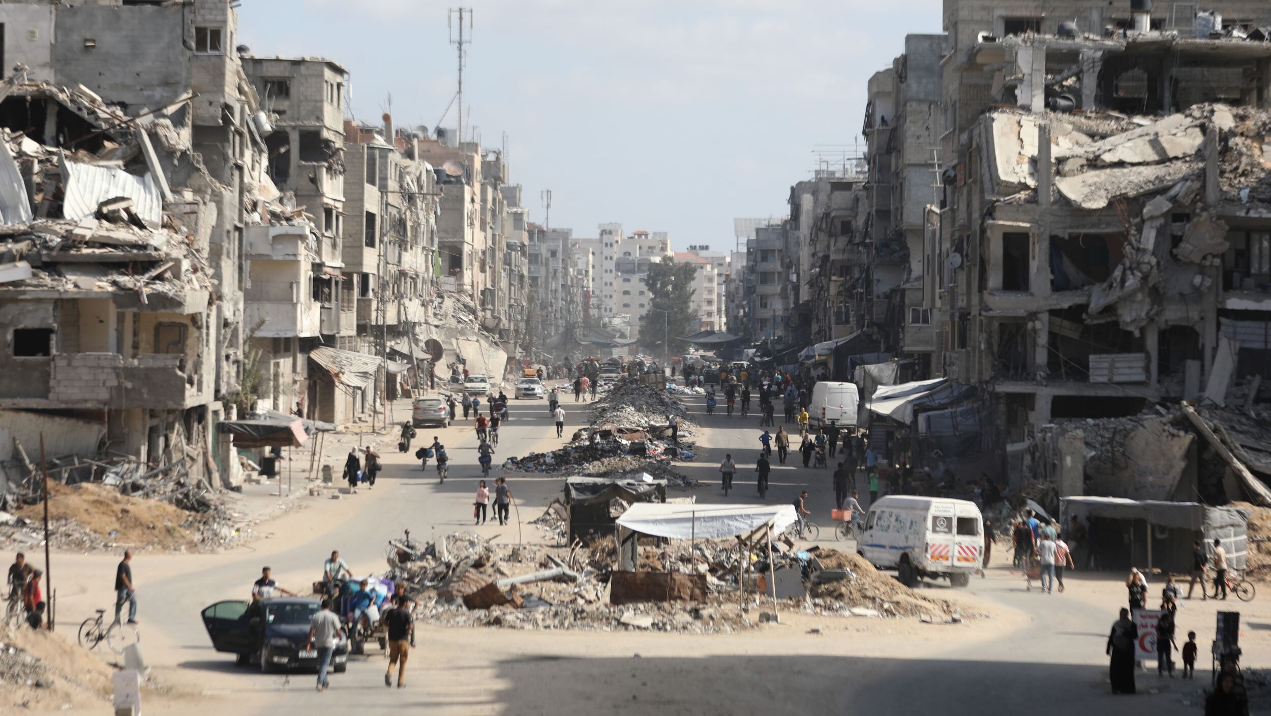 200 ألف مواطن بجباليا يواجهون الموت