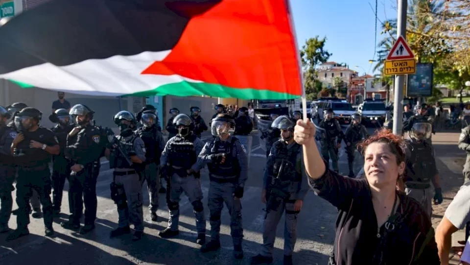 "هآرتس": إسرائيل تسعى إلى منع فلسطينيي الـ48 من المشاركة في الانتخابات