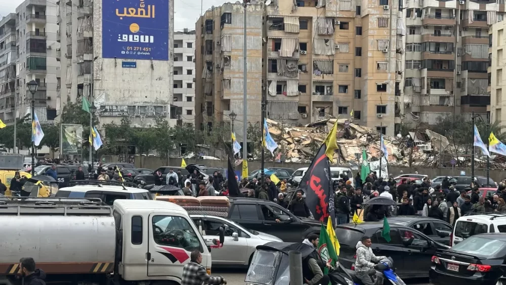 النازحون يعودون للضاحية الجنوبية وصيدا بعد وقف إطلاق النار