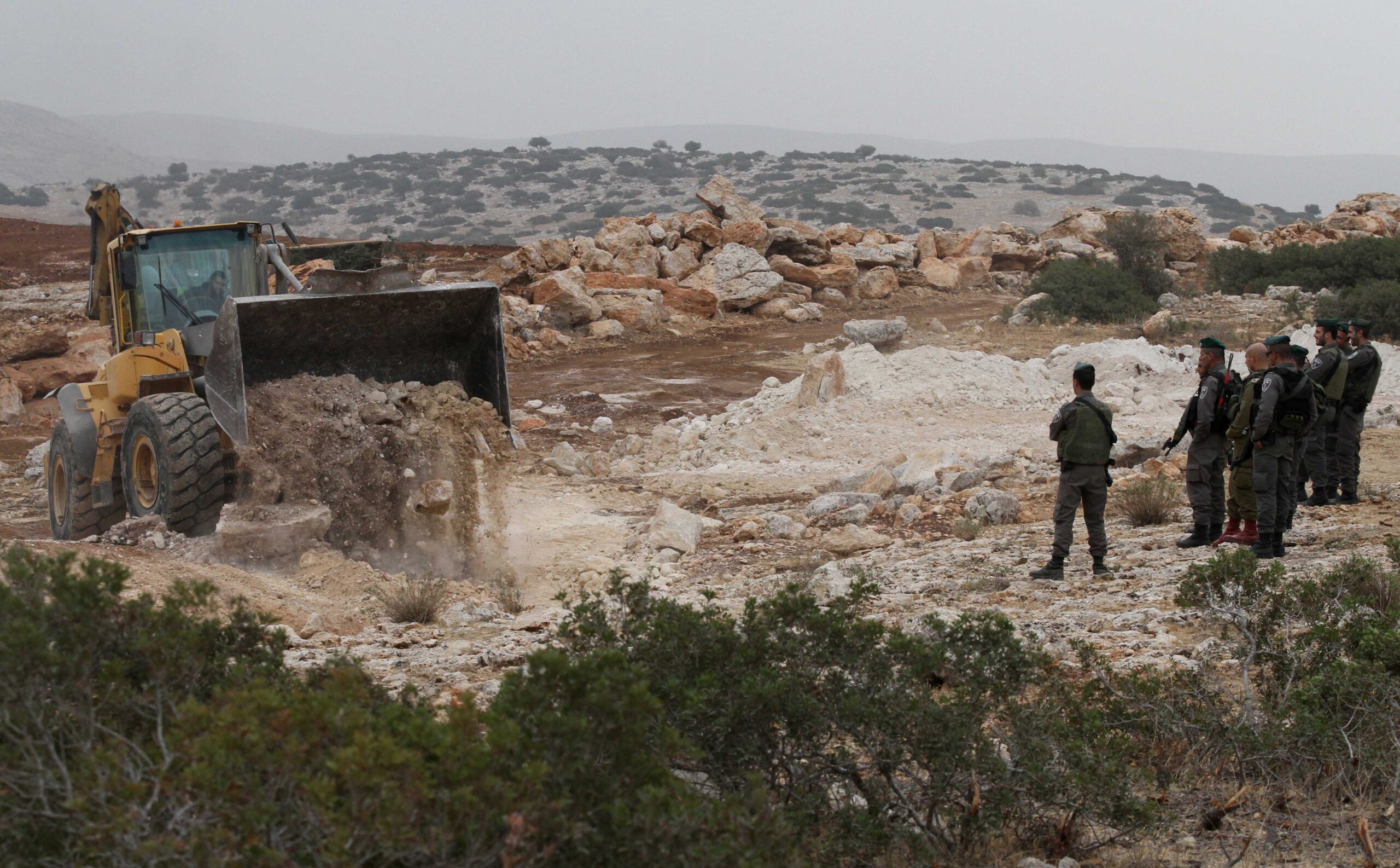 الاحتلال يخطط لإقامة جدار يعزل قريتي كردلة وبردلة بالأغوار الشمالية