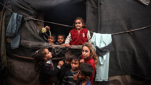 "الإحصاء": انخفاض عدد سكان غزة 6% مع نهاية عام 2024