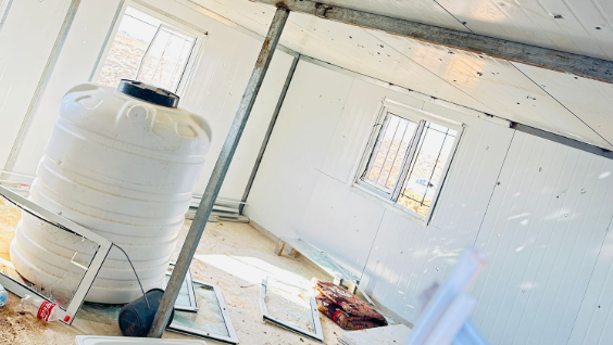 مستوطنون يعتدون على ممتلكات المواطنين جنوب الظاهرية