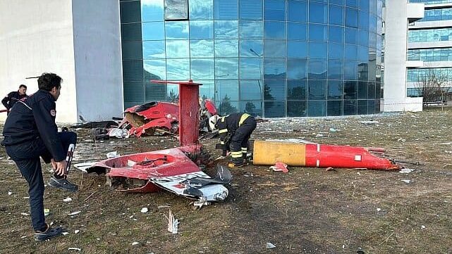 مصرع 4 أشخاص بتركيا جراء اصطدام مروحية بمستشفى