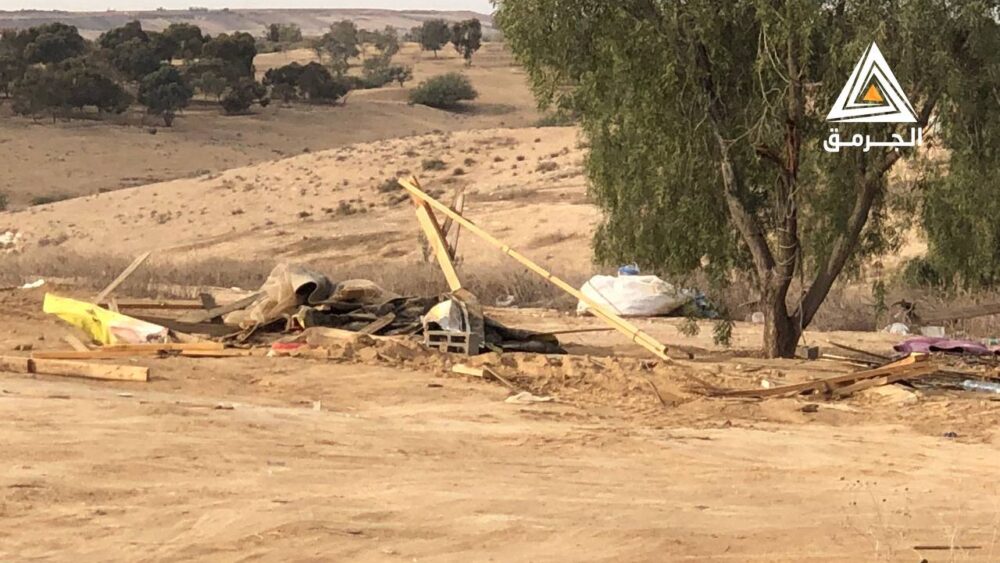 قوات الاحتلال تهدم العراقيب للمرة 233 وتعتقل مواطناً ونجله