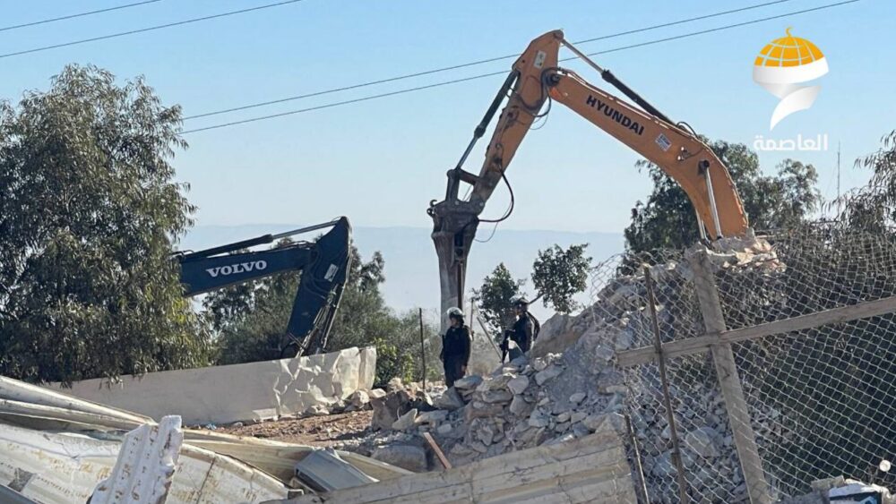 الاحتلال يهدم ستة منازل في عناتا شمال القدس