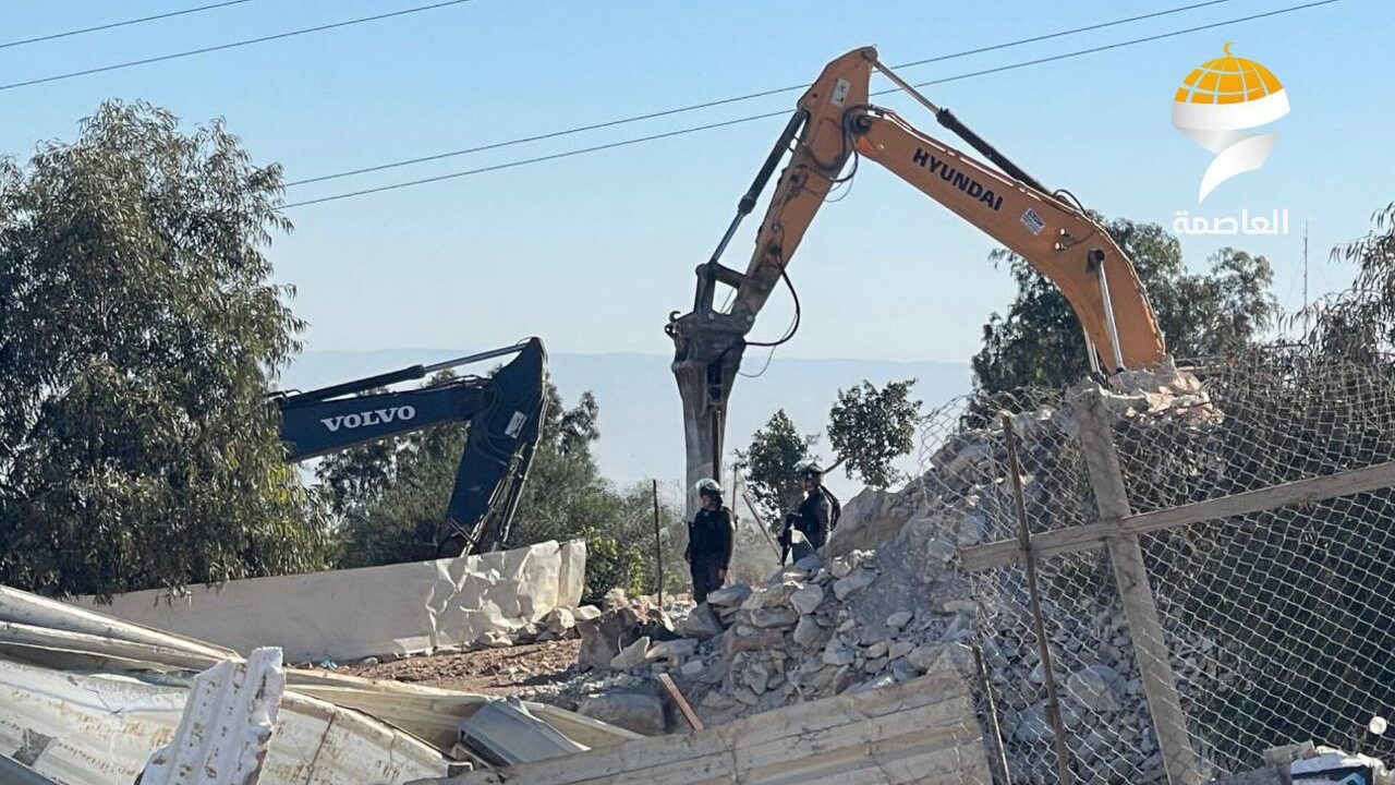 الاحتلال يهدم ستة منازل في عناتا شمال القدس
