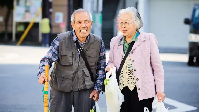 باحث: المناطق الزرقاء المشهورة بطول عمر سكانها مجرد خدعة