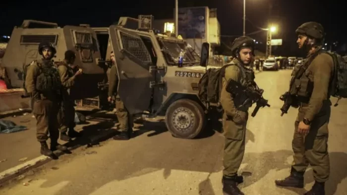 قوات الاحتلال تعتدي بالضرب على أسير محرر من بيت فجار