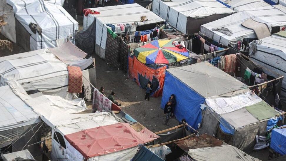 مستشفى القدس: 300 عائلة في بيت حانون نجهل مصيرها