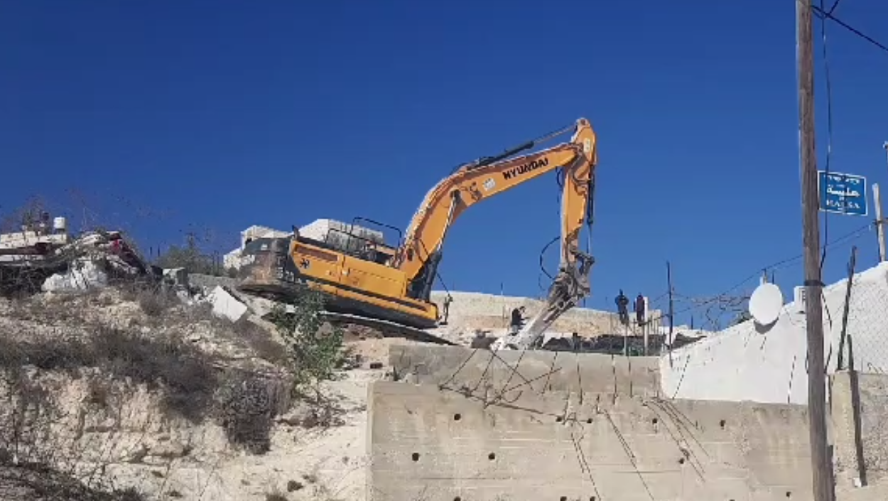 الاحتلال يهدم منزلاً في جبل المكبر بالقدس المحتلة