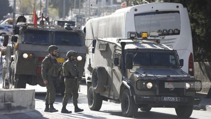 نابلس: الاحتلال يقتحم منزلا في الباذان ويستهدف المواطنين بالرصاص على حاجز دير شرف