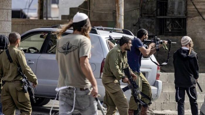 إصابة طفلين بالرصاص جراء هجوم المستوطنين على موقع قرب بلدة جبع