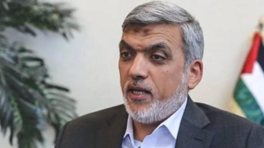 حماس تفند ادعاءات نتنياهو وتؤكد التزامها باتفاق وقف إطلاق النار