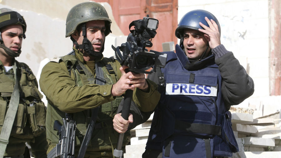 الاحتلال يعرقل عمل طاقم تلفزيون فلسطين في جنين ويمنعه من التغطية