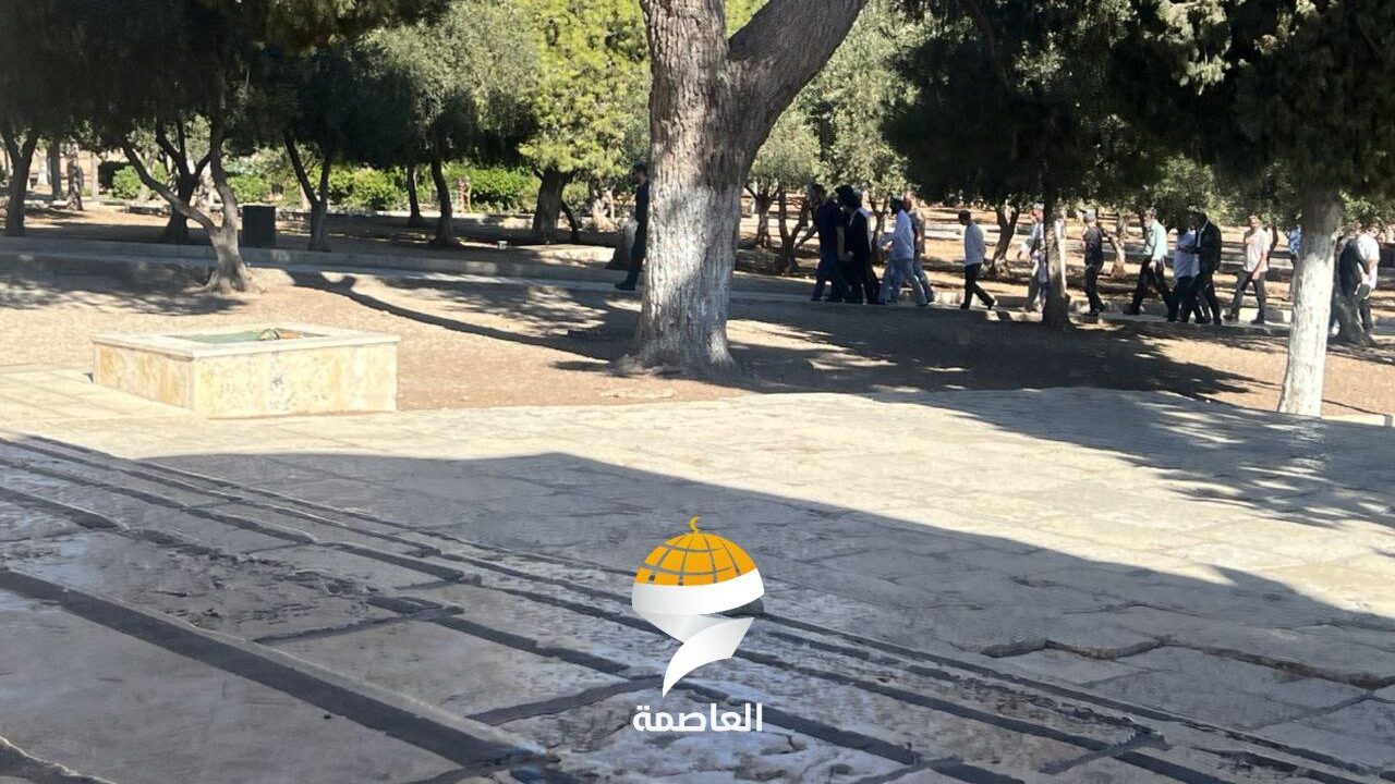 مستوطنون وجنود الاحتلال يقتحمون المسجد الأقصى المبارك