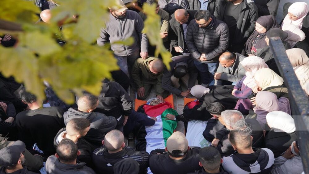 جماهير شعبنا تشيع شهداء مخيم جنين الستة