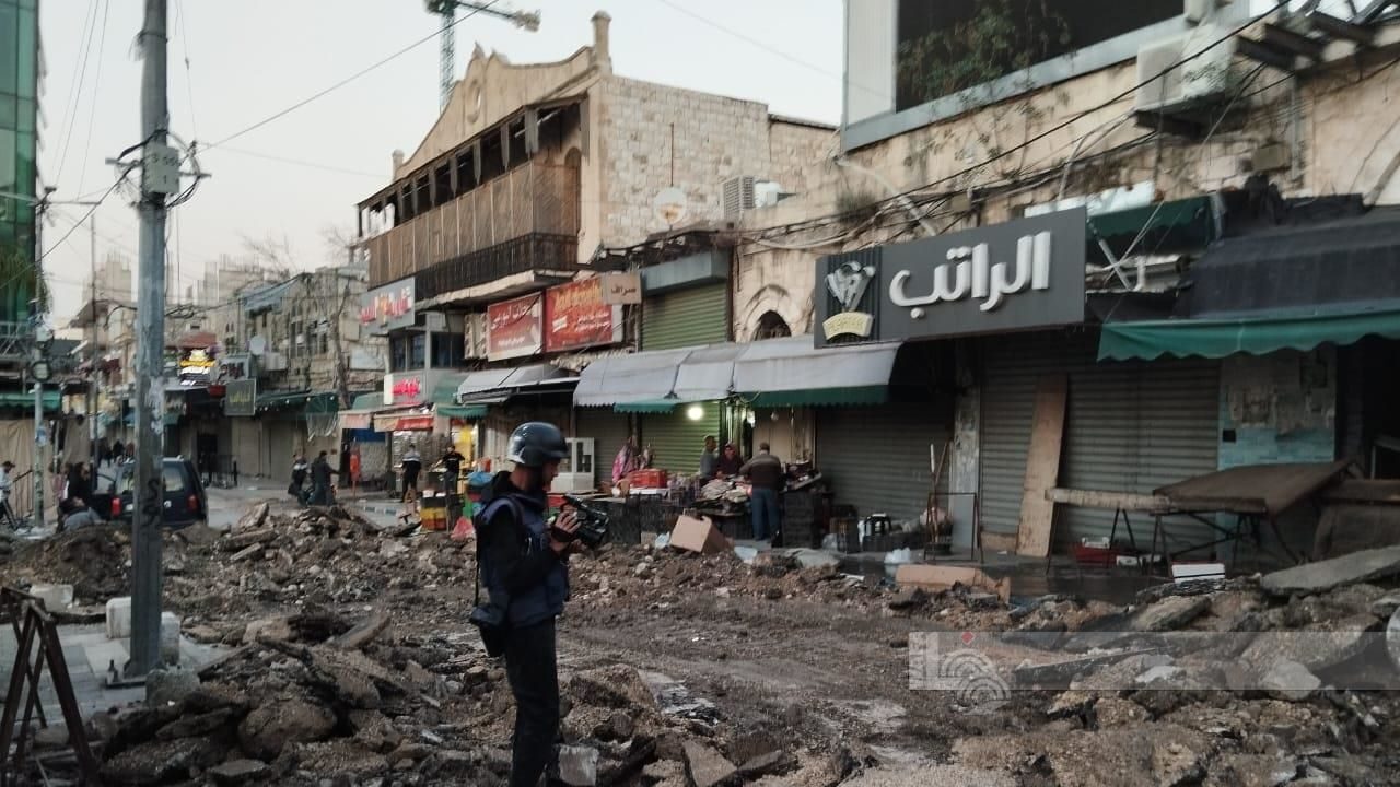 الاحتلال يجبر المواطنين شرق مخيم جنين على إخلاء منازلهم 