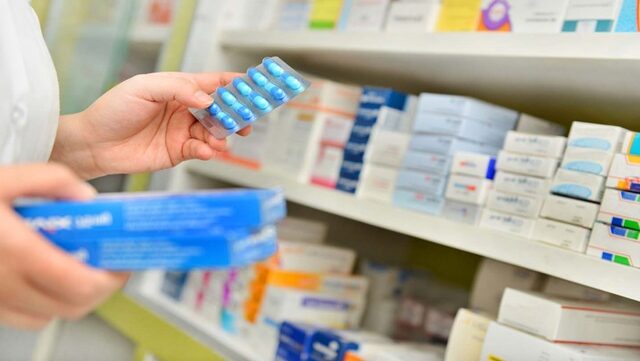 "الصحة" تواجه نقصاً كبيراً في الأدوية والمستلزمات الطبية