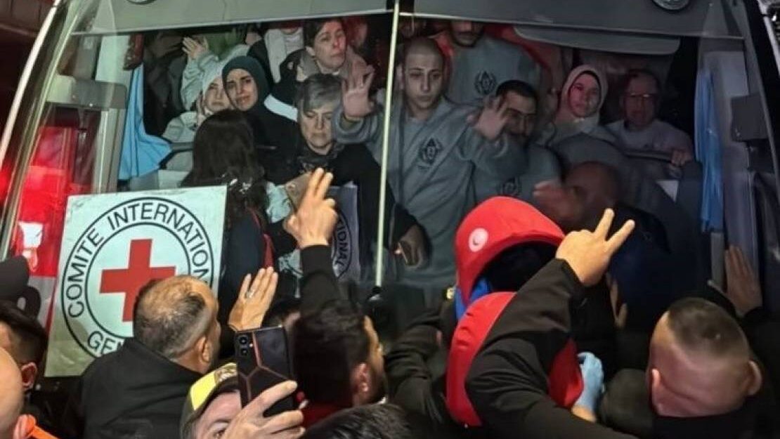 بعد تحررهن في صفقة التبادل.. أسيرات فلسطينيات يروين تجارب مريرة مع التعذيب