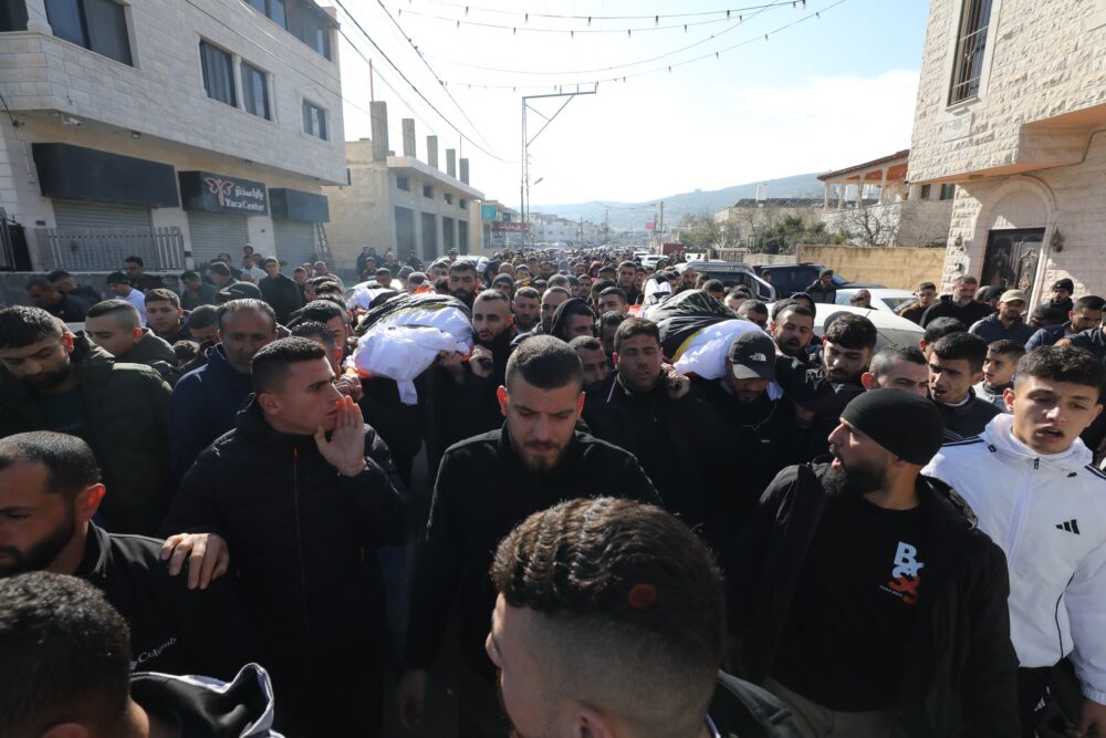 أهالي قباطية يشيعون جثماني الشهيدين زكارنة وكميل